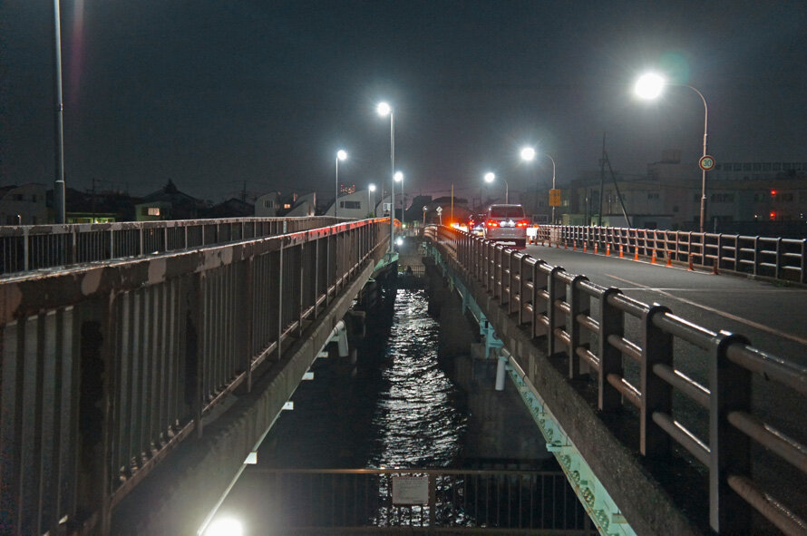 夜散歩のススメ2637 鹿本橋 歩道橋を下から 夜散歩のススメ