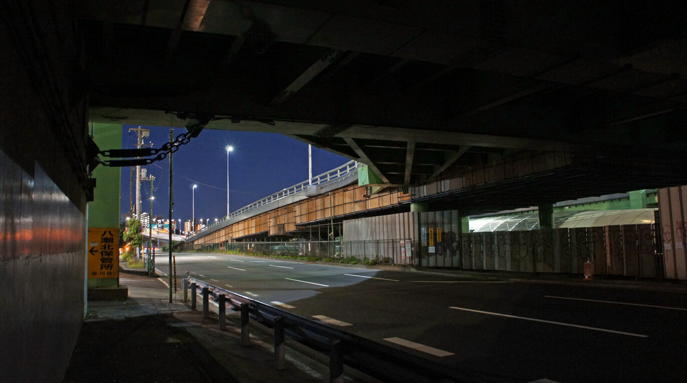 夜散歩のススメ3584 人工地盤面の立体交差 夜散歩のススメ