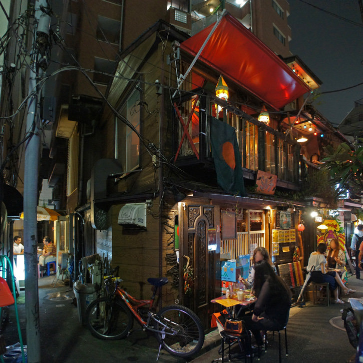 夜散歩のススメ1141 西荻窪駅南口商店街５ 柳小路と横道のカド 夜散歩のススメ
