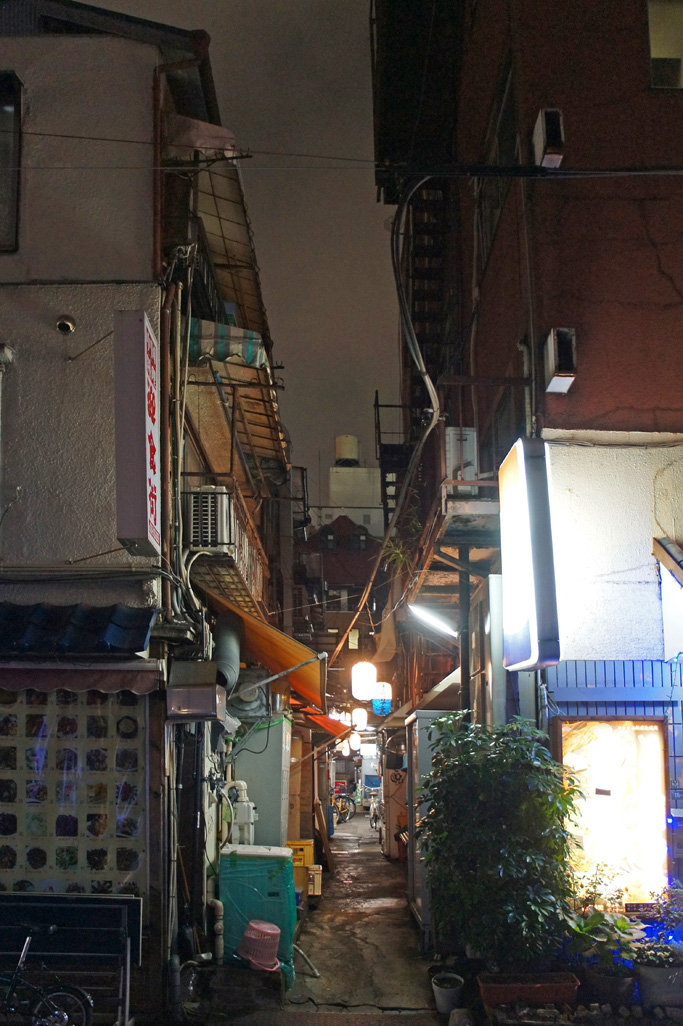 夜散歩のススメ2215 キムチ横丁の街路地 夜散歩のススメ