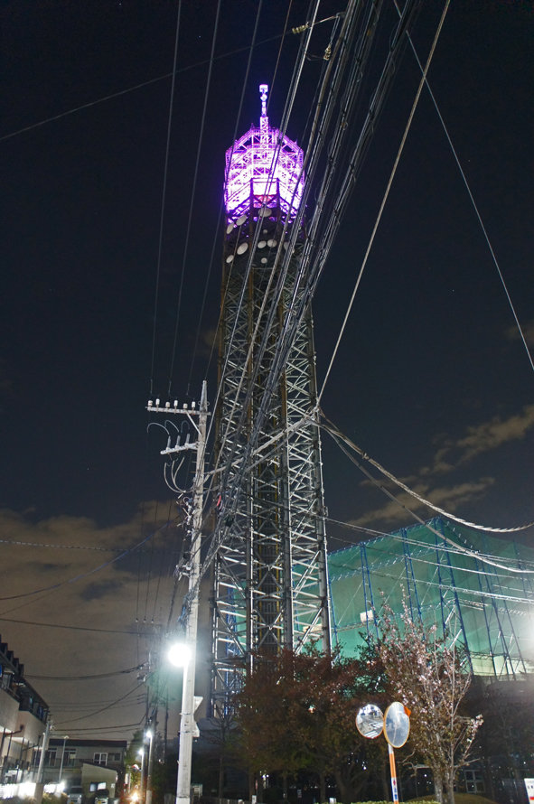 夜散歩のススメ1415 田無タワーの足元構造体 夜散歩のススメ