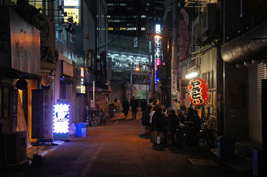 夜散歩のススメ3004 斜めの神田駅ホームが見える通り 夜散歩のススメ 夜散歩のススメ3004 斜めの神田駅ホームが見える通り 夜散歩のススメ