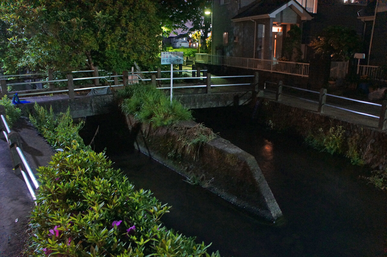 夜散歩のススメ3525 大丸用水 分量樋の造形 夜散歩のススメ 夜散歩のススメ3525 大丸用水 分量樋の造形 夜散歩のススメ