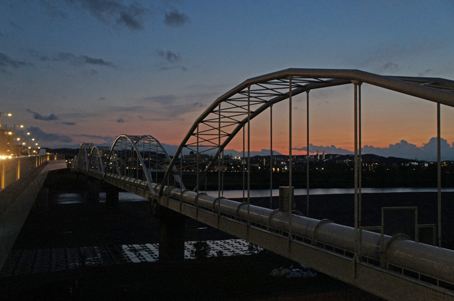 夜散歩のススメ1381 多摩川原橋からみる多摩丘陵街並み 夜散歩のススメ