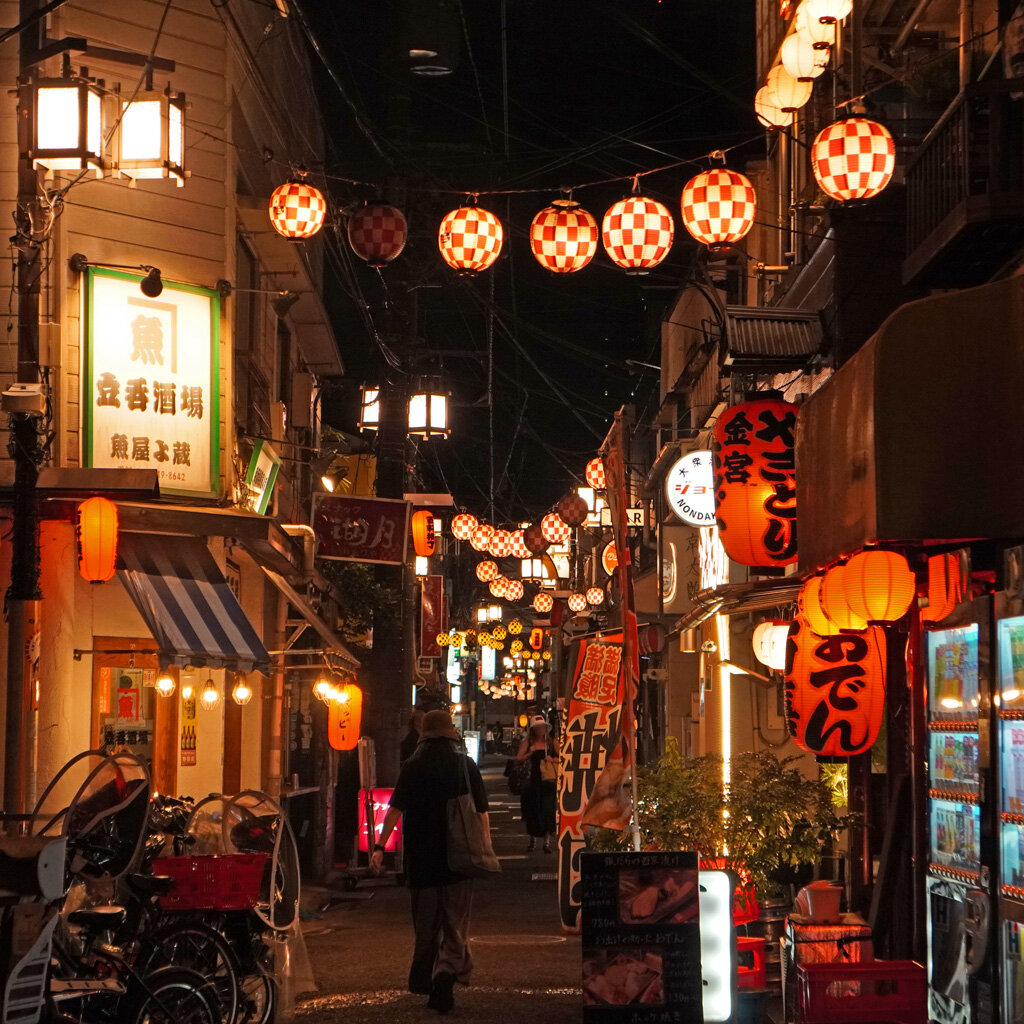 夜散歩のススメ4163「市松模様提灯の昭和新道商店街」 : 夜散歩のススメ