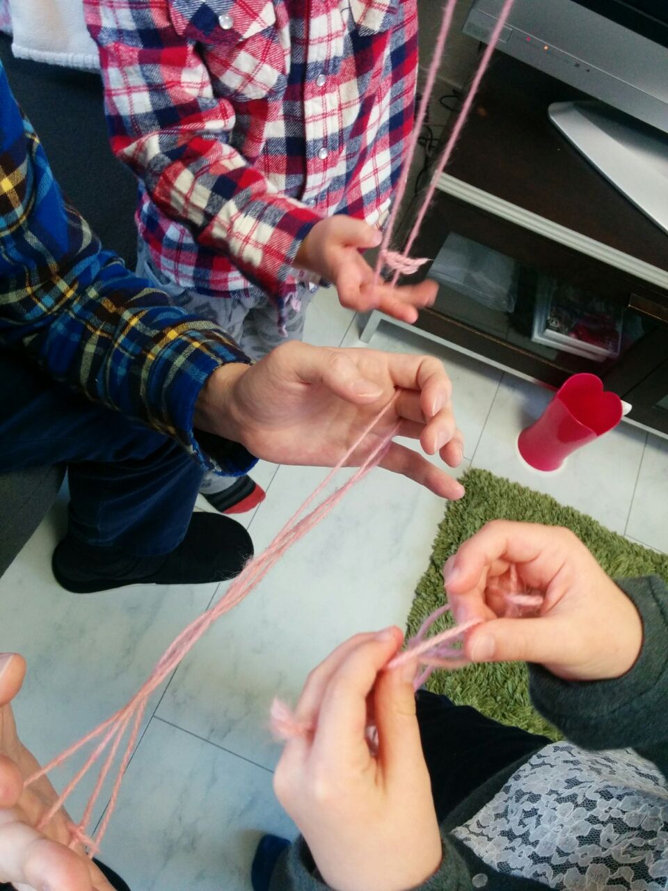 昔の遊び 凧揚げとあやとり 元教師のわくわく家庭学習 昔の遊び 凧揚げとあやとり 元教師のわくわく家庭学習