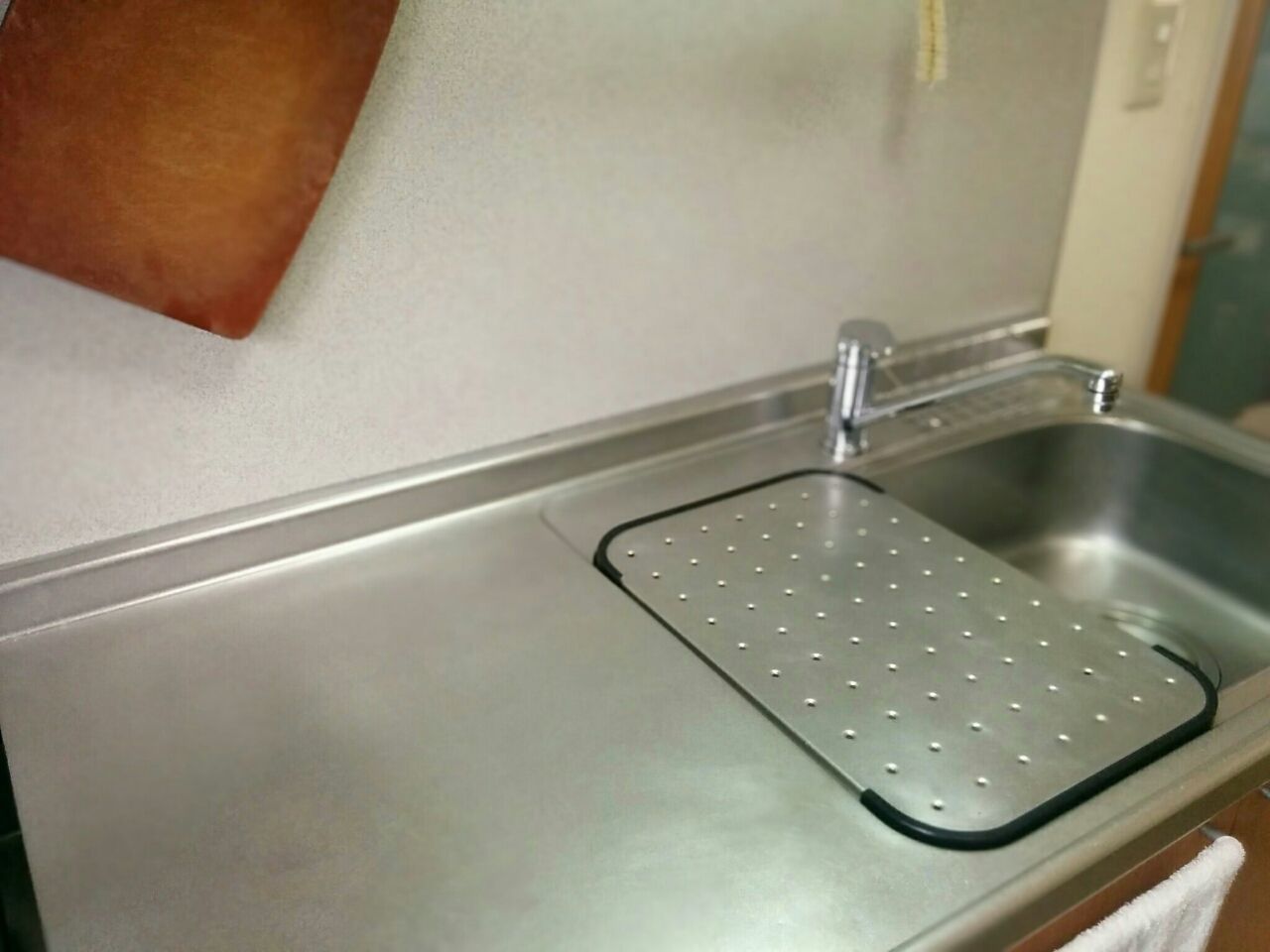 《キッチンがピカピカ!くすんだシンクを重曹と石鹸で蘇らせる》 : 節約ママのこだわり掃除 Saving mama's special cleaning