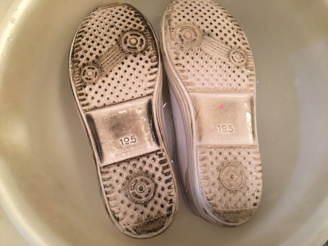 ダイソーよく洗えるシューズブラシ3wayで上履きをピカピカにする 節約ママのこだわり掃除