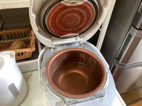 炊飯器の汚れやにおいのお掃除方法をアップしました 節約ママのこだわり掃除 炊飯器の汚れやにおいのお掃除方法をアップしました 節約ママのこだわり掃除