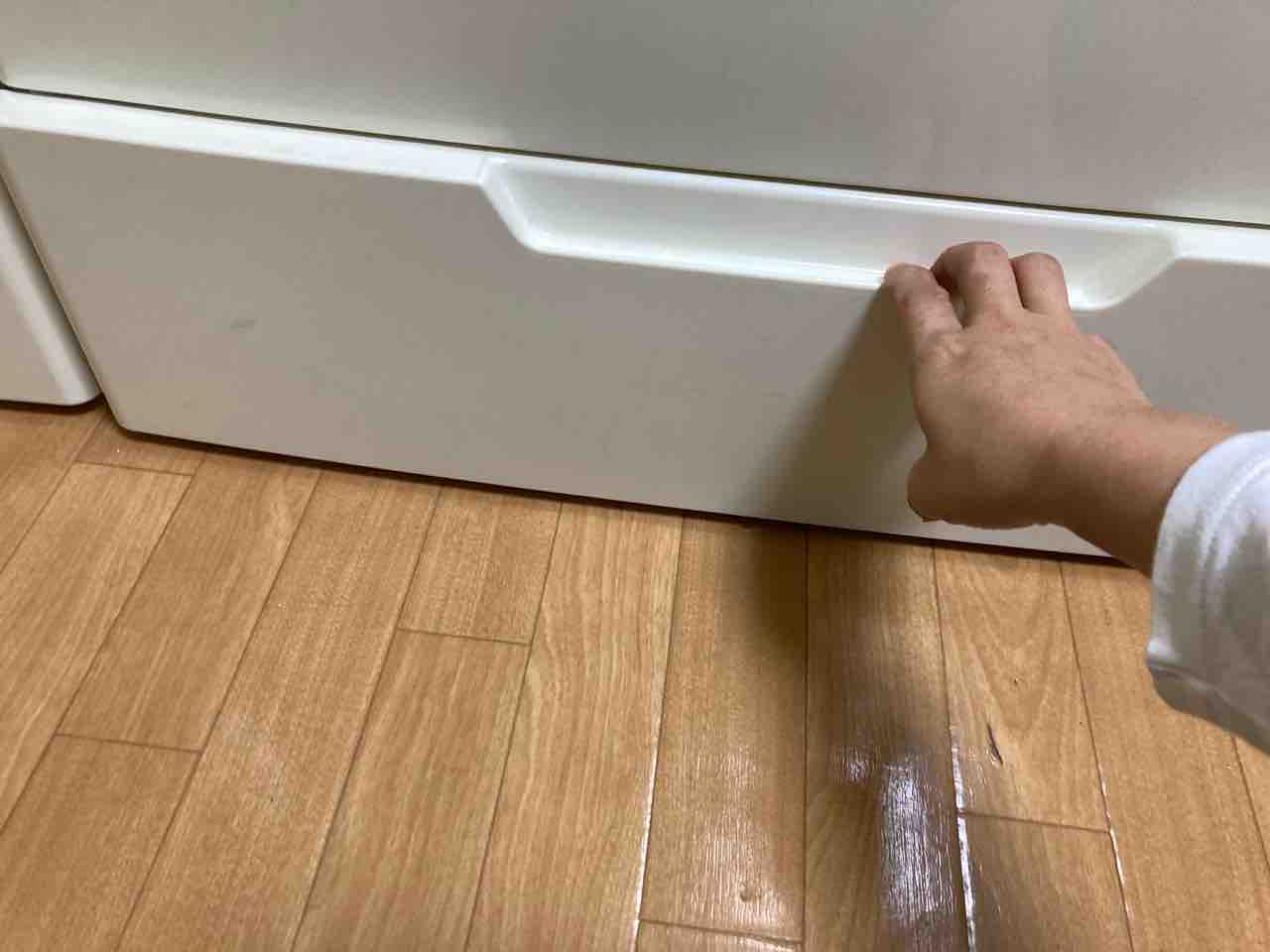 床下のカビが衝撃でした タンス下が結露でベタベタになっているなんて 節約ママのこだわり掃除 床下のカビが衝撃でした タンス下が結露でベタベタになっているなんて 節約ママのこだわり掃除