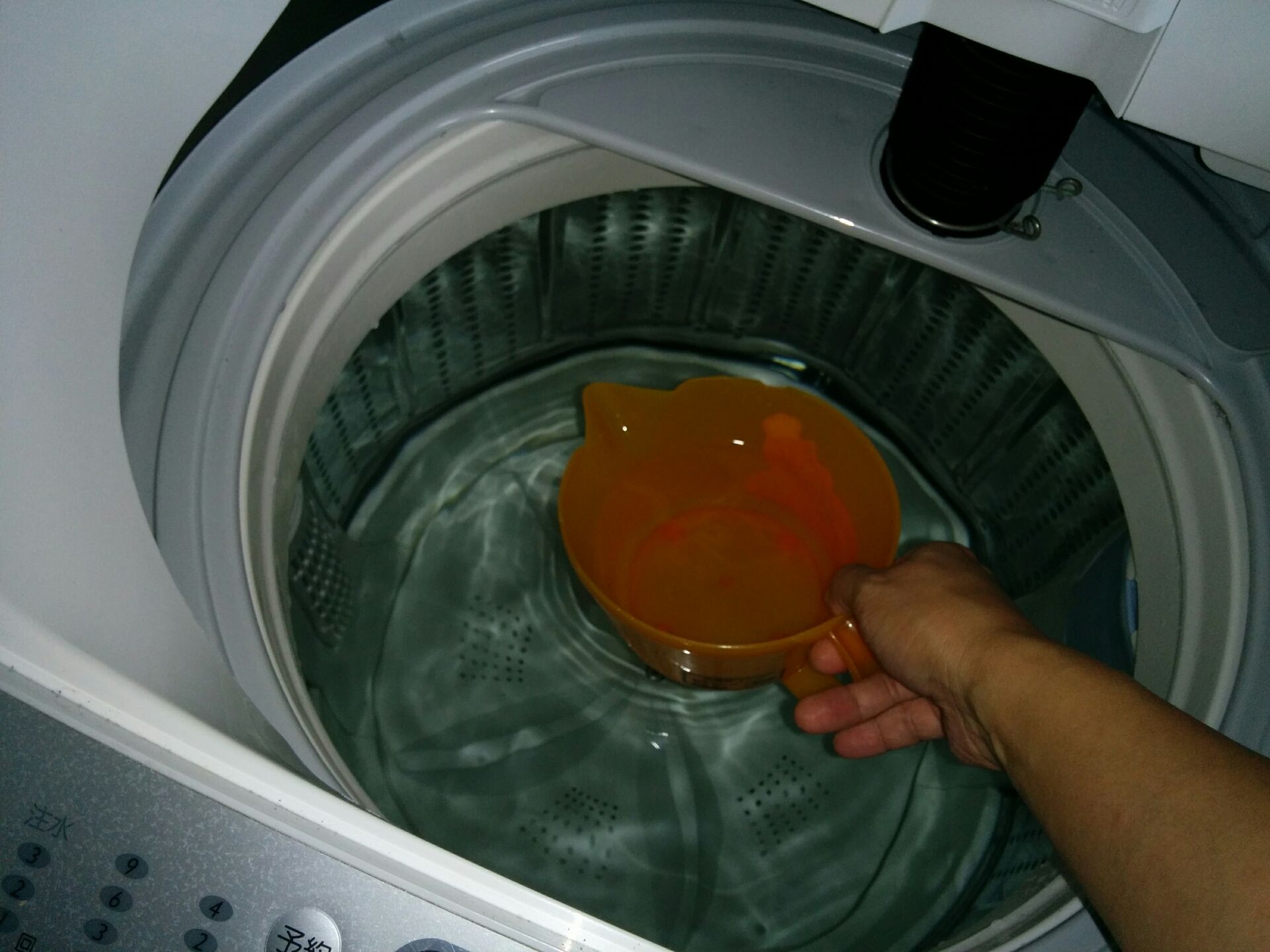 クエン酸水と重曹でトイレの床掃除 節約ママのこだわり掃除