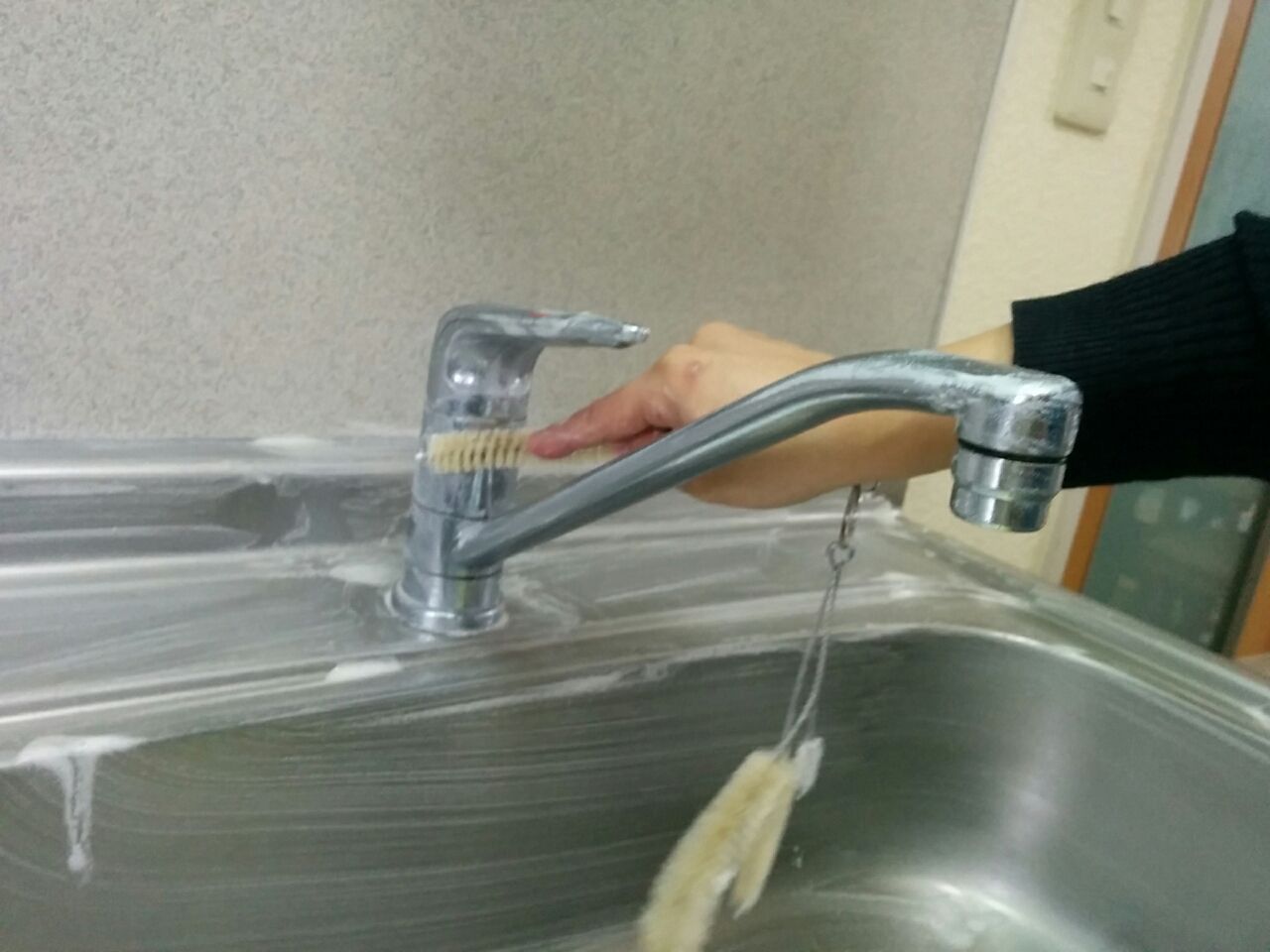《キッチンがピカピカ!くすんだシンクを重曹と石鹸で蘇らせる》 : 節約ママのこだわり掃除 Saving mama's special cleaning
