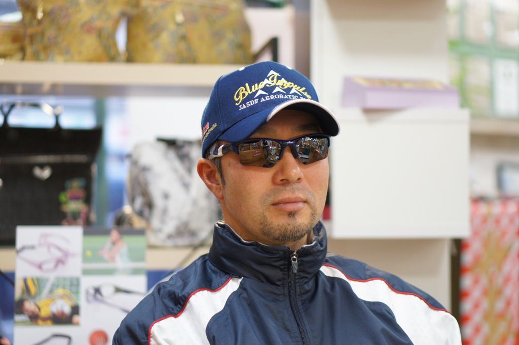 オークリー Half Jacket2 0 をブルーインパルス仕様にカスタムする オークリーの 度付き ができるお店ヨシダ オークリー Half Jacket2 0 をブルーインパルス仕様にカスタムする オークリーの 度付き ができるお店ヨシダ