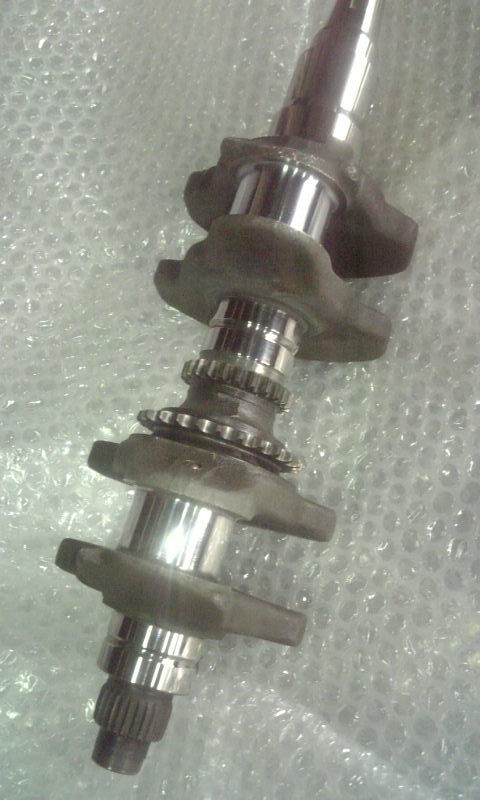 CB400 クランクシャフトのピンを<br>
1ヶ所を肉盛り再生をさせて頂き<br>
ました。