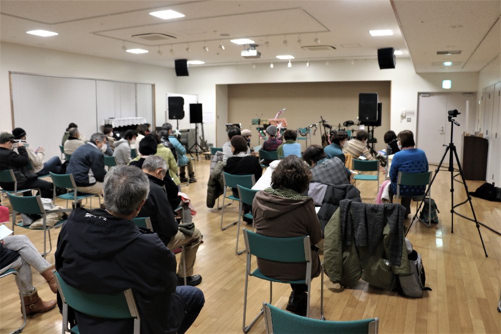 山﨑伸＆ピアス クリスマスコンサートが「学びの交流館」で盛大に開催