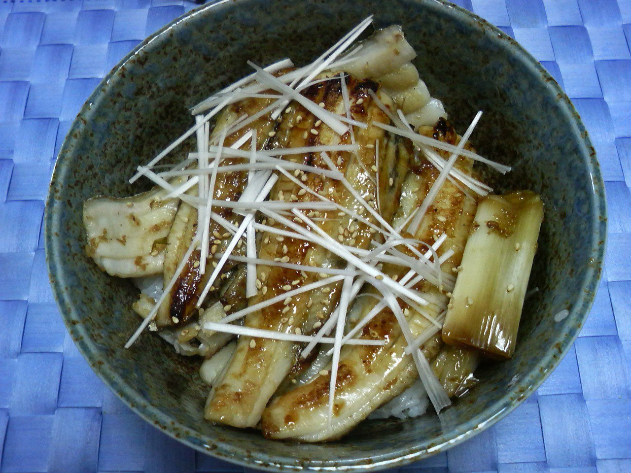 タチウオのピリ辛蒲焼 ヨシケンが気楽に釣りをして 真剣に料理を作り 適当なことを言うblog タチウオのピリ辛蒲焼 ヨシケンが気楽に釣りをして 真剣に料理を作り 適当なことを言うblog