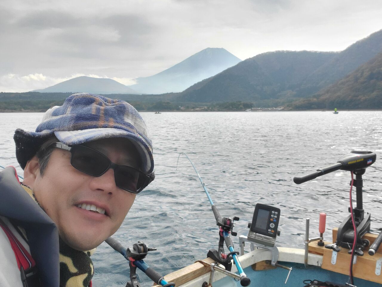 甲州の渓流釣りバカ日誌 秋ヒメマス1回目釣行 本栖湖 甲州の渓流釣りバカ日誌 秋ヒメマス1回目釣行 本栖湖