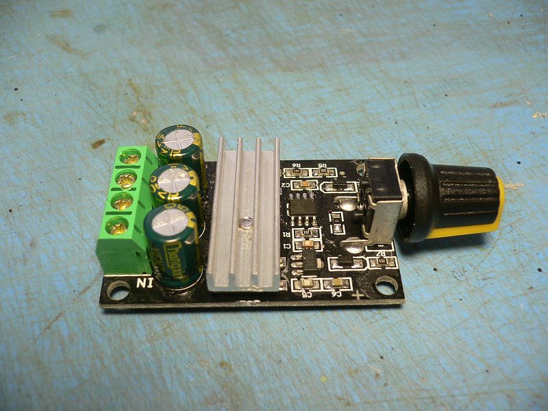 野口さん1枚でお釣りのくる常点灯パワーパックの 試作 なに 続 菓子箱電車で行こう