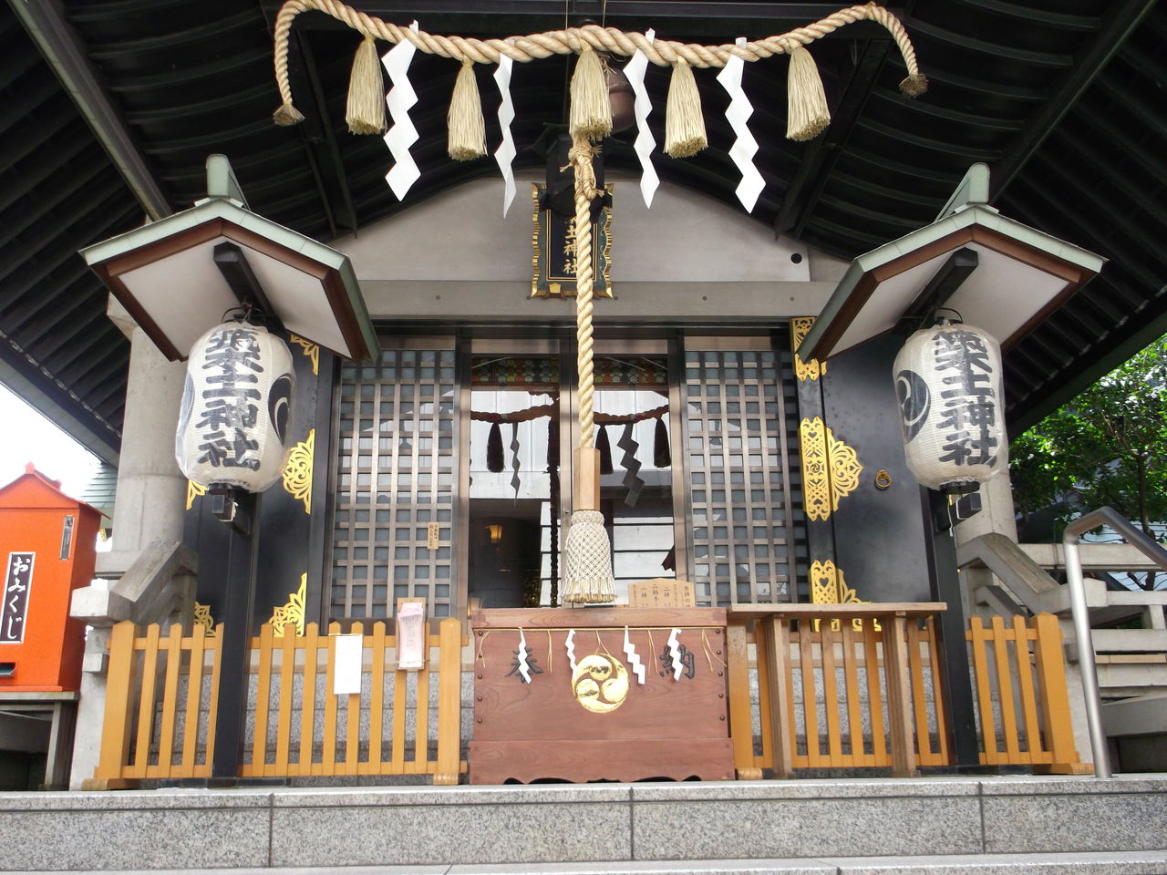 武道館の氏神さま : プリさんBAR