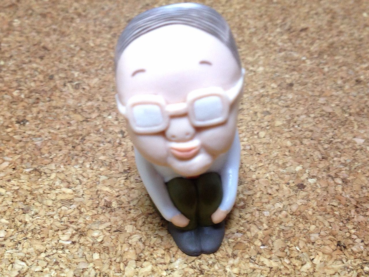 ちいさなおじさん Mini Oyaji フィギュア ゆーるくシュールでなんだか切ないね ガシャポン ガチャガチャマニア ガチャポンおまつブログ