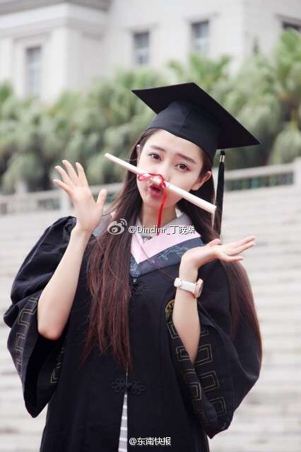 美女2