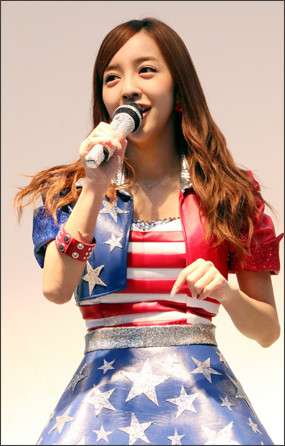 板野友美3