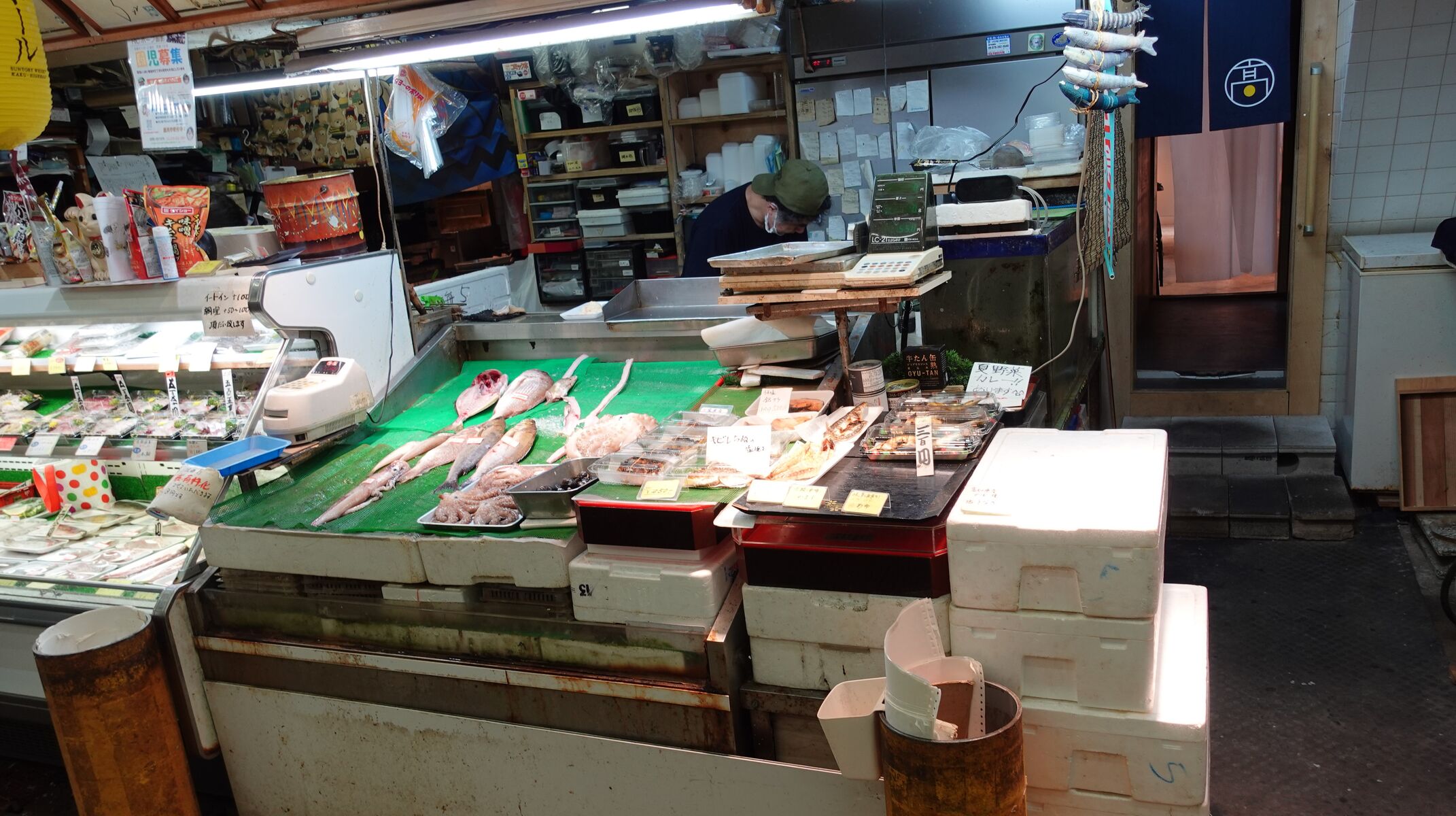 鮮魚店の奥に素敵な居酒屋さんがあるとは 阪神 御影 居酒屋 高松商店 やまでらのぶらりグルメ ぶらり日記