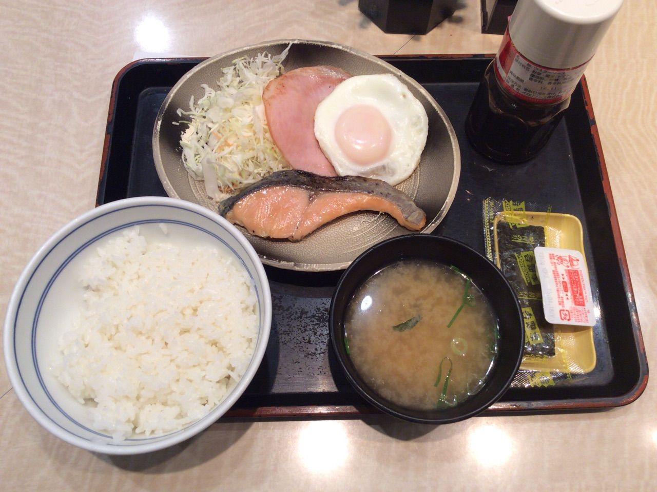 美味しいのは牛丼だけでは無い 京橋 吉野家 やまでらのぶらりグルメ ぶらり日記 美味しいのは牛丼だけでは無い 京橋 吉野家 やまでらのぶらりグルメ ぶらり日記