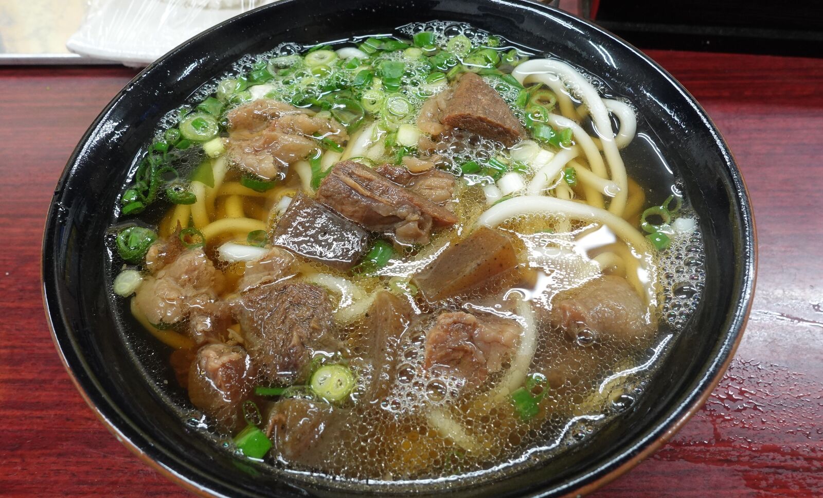 やまでらのぶらりグルメと日記美味しいぼっかけうどんが食べられます。 神戸元町駅前 立ち食い 優（ゆたか）