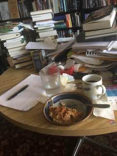 20180907 A writer's kitchen table in a septembre morning