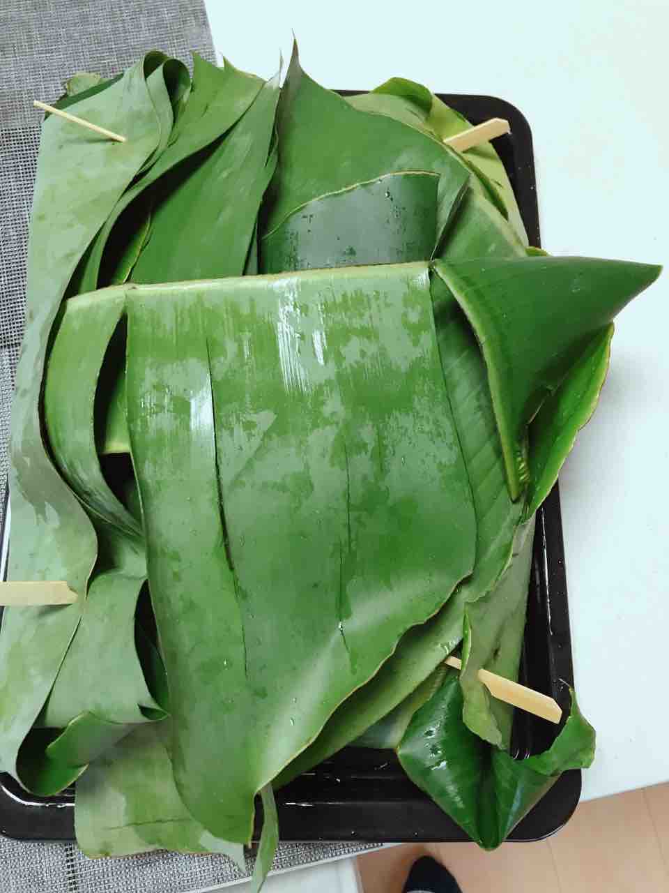 丸鶏のバナナリーフ包み 東北 山形でのバナナ栽培日記