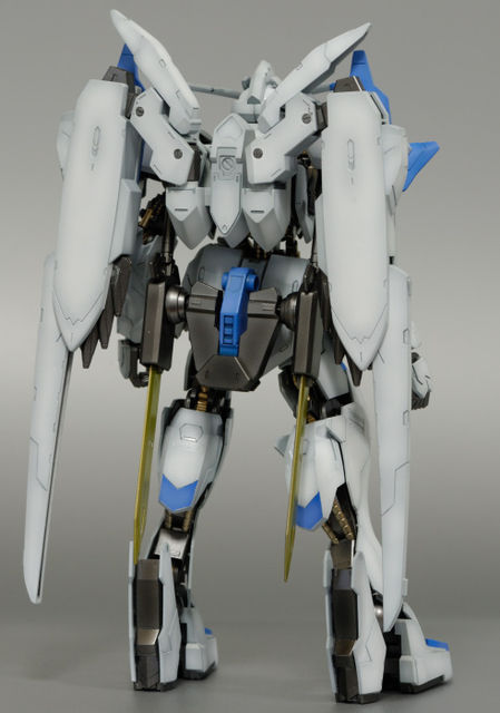 1/100 フルメカニクス ガンダムバエル｜バンダイ ホビーサイト
