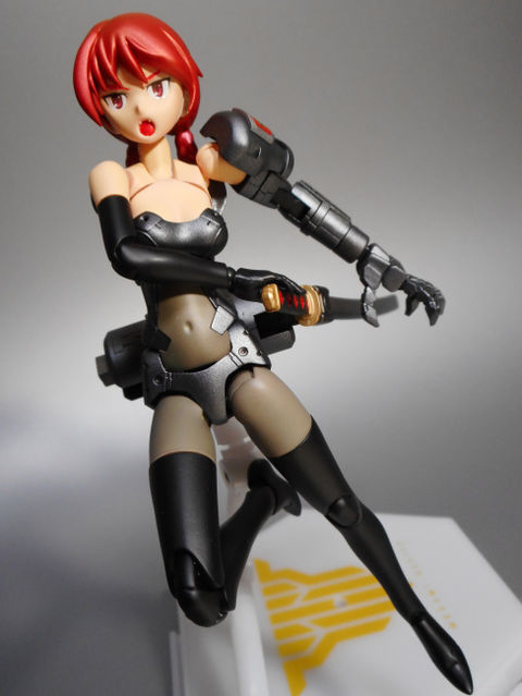 初代メガミデバイス「WISM・ソルジャー」を組み替えて”治療”と