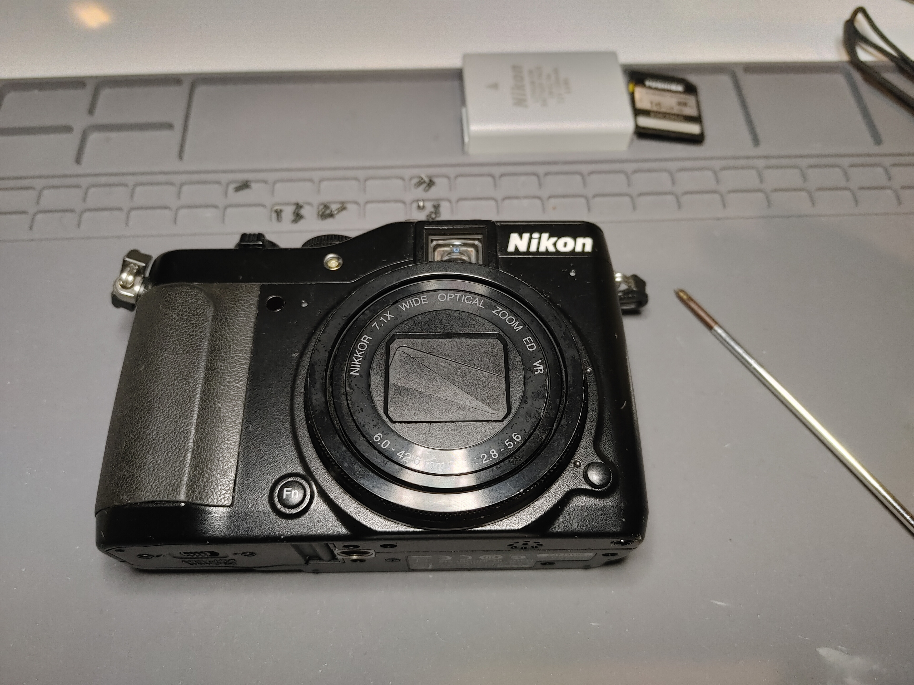 NikonP7000コンデジを修理 壊した！ : 地球の片隅で