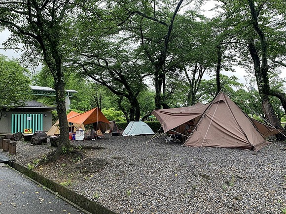 我が家が気を付ける雨キャンプのタープの張り方を徹底検証 詳しくブログで紹介 ｋｕｔｉｋｏｍｉ