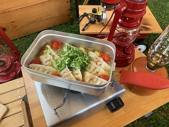 やみつきになる美味しさ キャンプで餃子を食べるなら餃子アヒージョ レシピを詳しくブログで紹介 ｋｕｔｉｋｏｍｉ