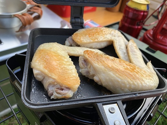 ホットサンドメーカーで手羽先が美味しく焼ける 3大スパイスを振ると絶品 kutikomi ホットサンドメーカーで手羽先が美味しく焼ける 3大スパイスを振ると絶品 kutikomi