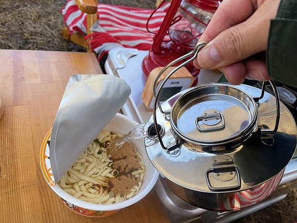 キャンプでカップラーメンはうまい お湯であることをすると超便利 kutikomi キャンプでカップラーメンはうまい お湯であることをすると超便利 kutikomi