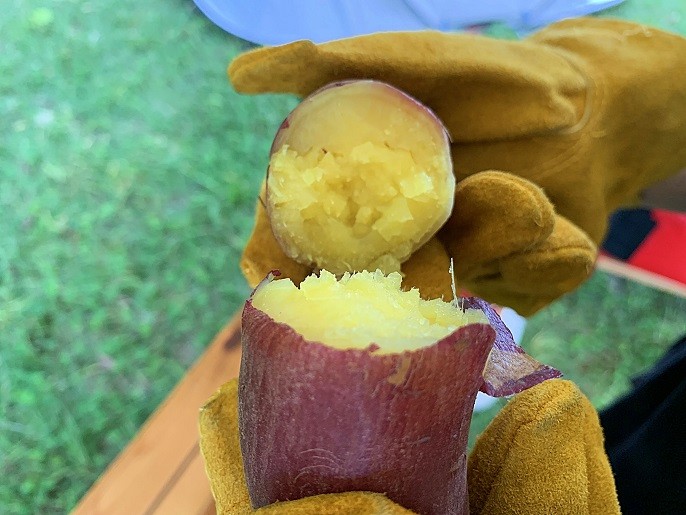 キャンプで超簡単焼き芋 フライパンとスキレットがあれば簡単に焼き芋ができる ｋｕｔｉｋｏｍｉ