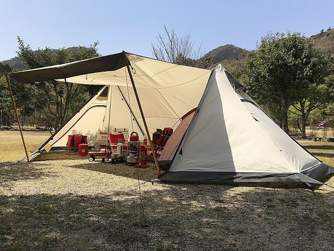 キャンプでカンガルースタイル！シェルター・2ルームテント・スクリーンタープの中にテントを入れるカンガルースタイルのやり方を詳しくブログで紹介