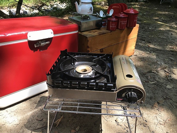ニトリのキッチンラックはカセットコンロの台に便利 我が家はキャンプで8年間使い続けています ｋｕｔｉｋｏｍｉ