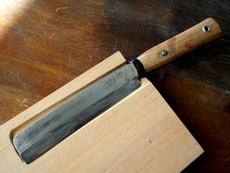 鉈(ナタ)の鞘(サヤ)を作る （其の一） : gutiのblog