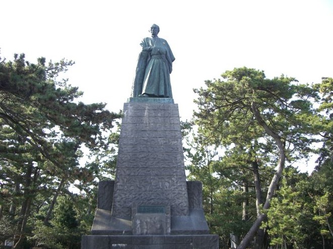 01龍馬像（１）mid