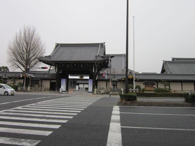 01西本願寺山門mid