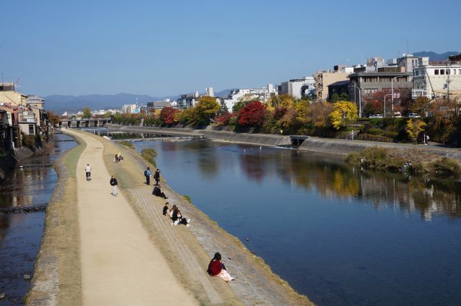 鴨川は何故 清い 京の謎解き 京都より愛をこめて 鴨川は何故 清い 京の謎解き 京都より愛をこめて