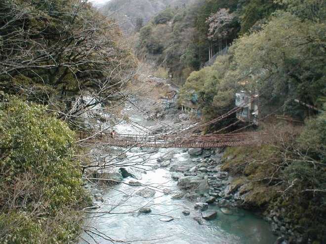 01かずら橋（１）mid