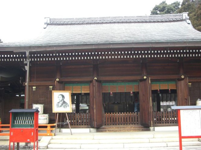 01護国神社mid