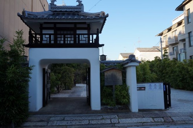 01閑臥庵（１）mid