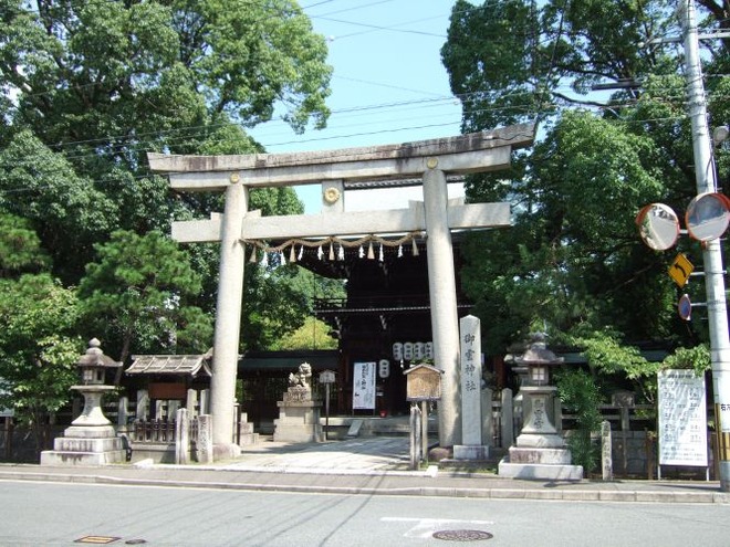 01御霊神社mid