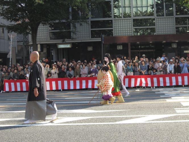 時代祭で平安時代婦人列に登場する「清少納言」 : 京都より愛をこめて